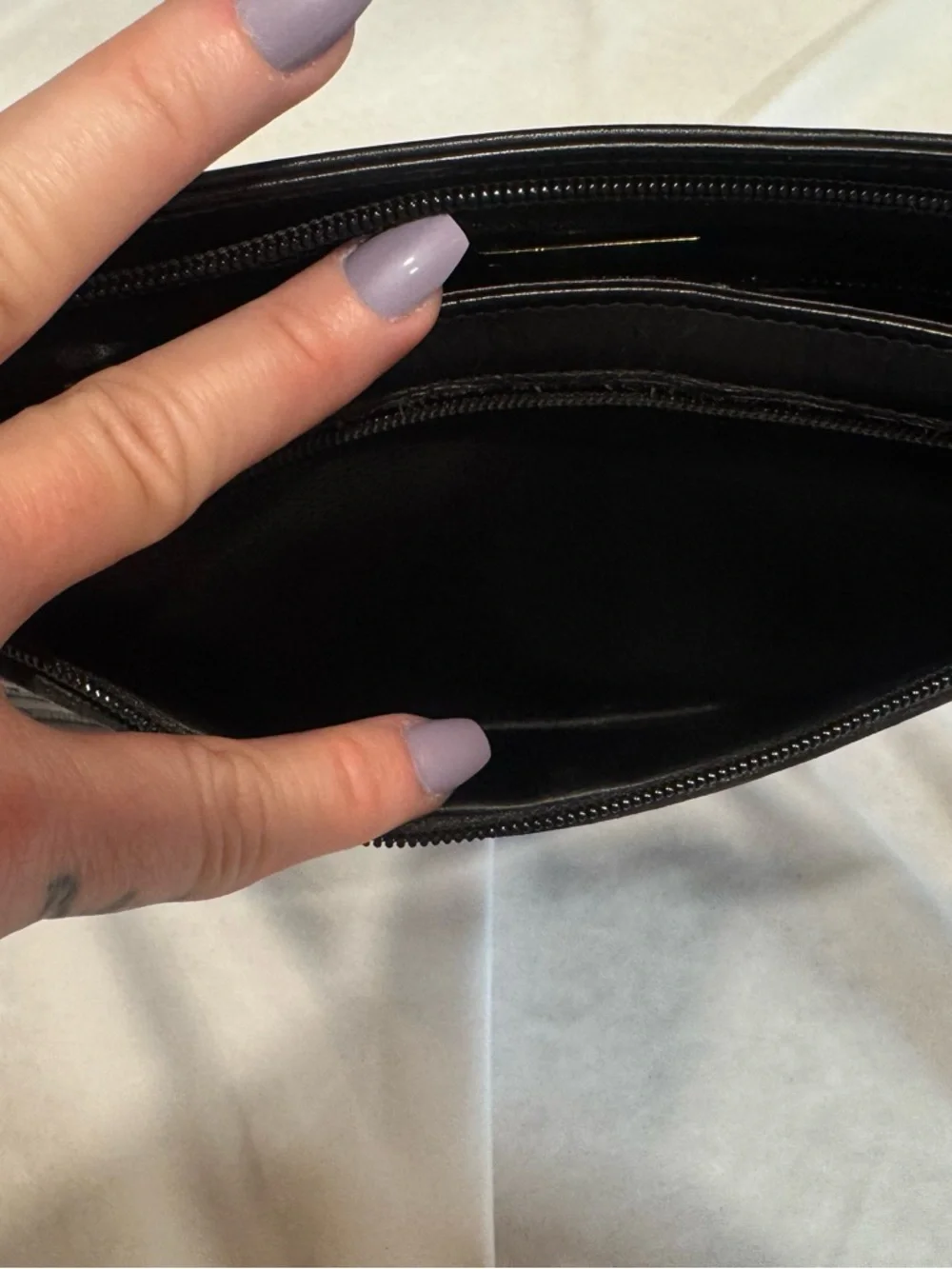 Authentic Vintage Valentino Black Leather Toiletry Bag with Gold V Accent - Picture 8 of 15